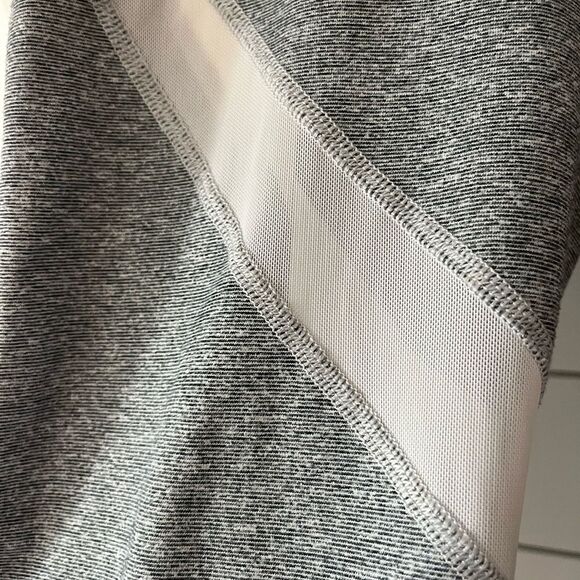 Aerie chill play move capri leggings size Large grey with white mesh stripes - Picture 5 of 6
